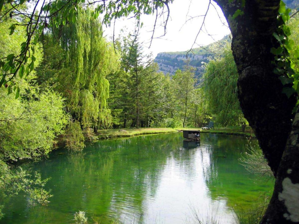 Chambre d’hôtes La Cascade Courmes Exterior foto